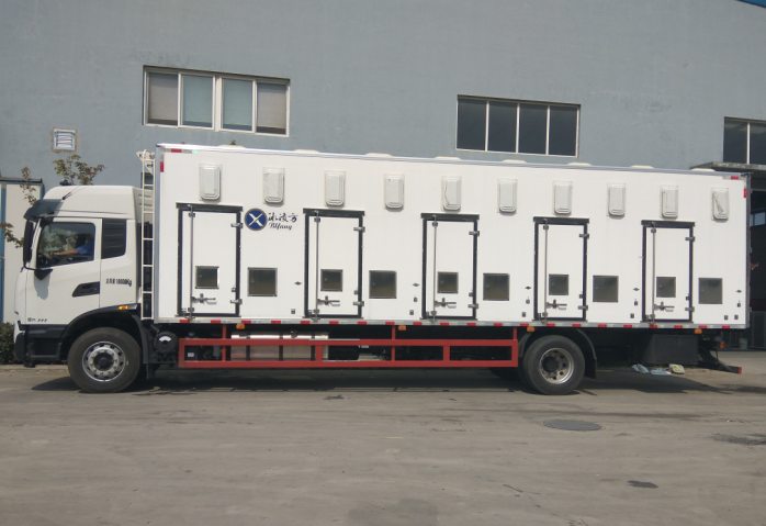 9.6米雞苗車 東風(fēng)天錦普通雞苗車